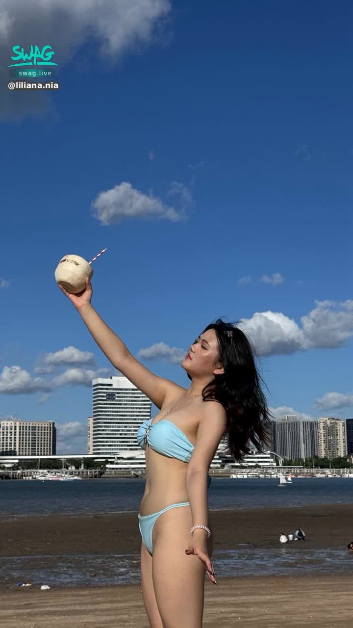 liliana.nia : 猜猜我在哪個國家🥰猜對給獎勵 #sexy #性感 #生活 #戶外 #長腿 #泳裝 #甜美 #素人 #露臉
