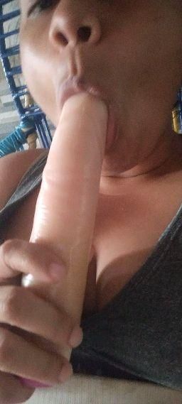 marcialof : suck dildo