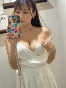 macca0114 : 白色洋裝適合我嗎?Babe