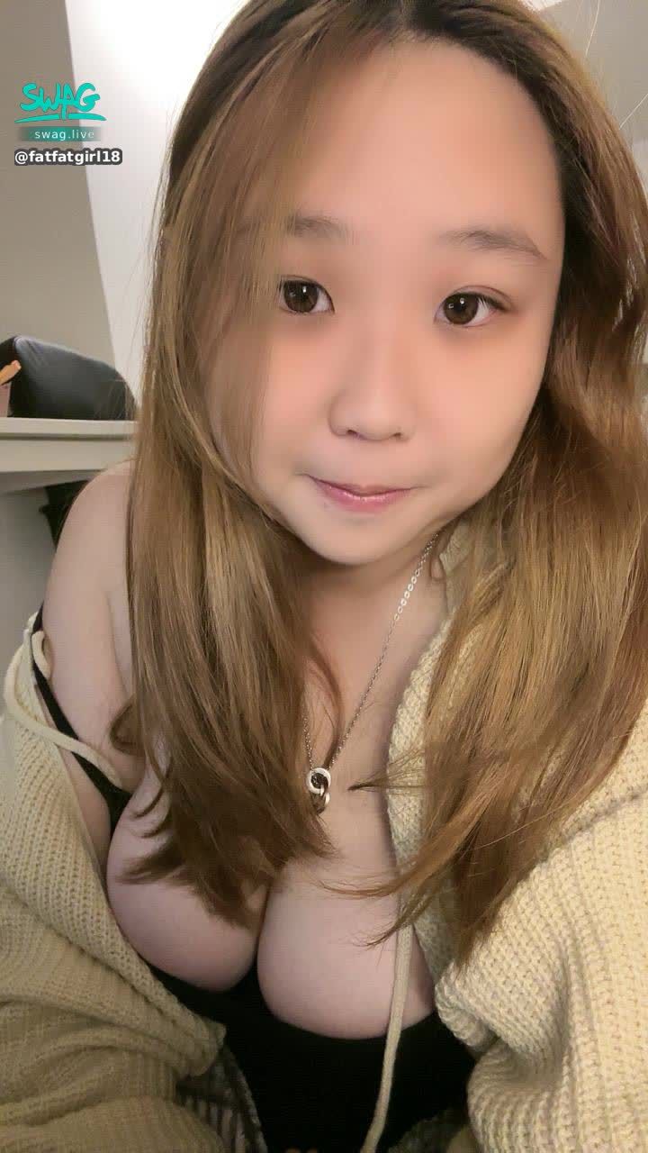 fatfatgirl18 : 8/6 (Wednesday) 22:00 Pure Student Girl
Over 30,000 bad student training (nipple clamp) performance
#主題直播