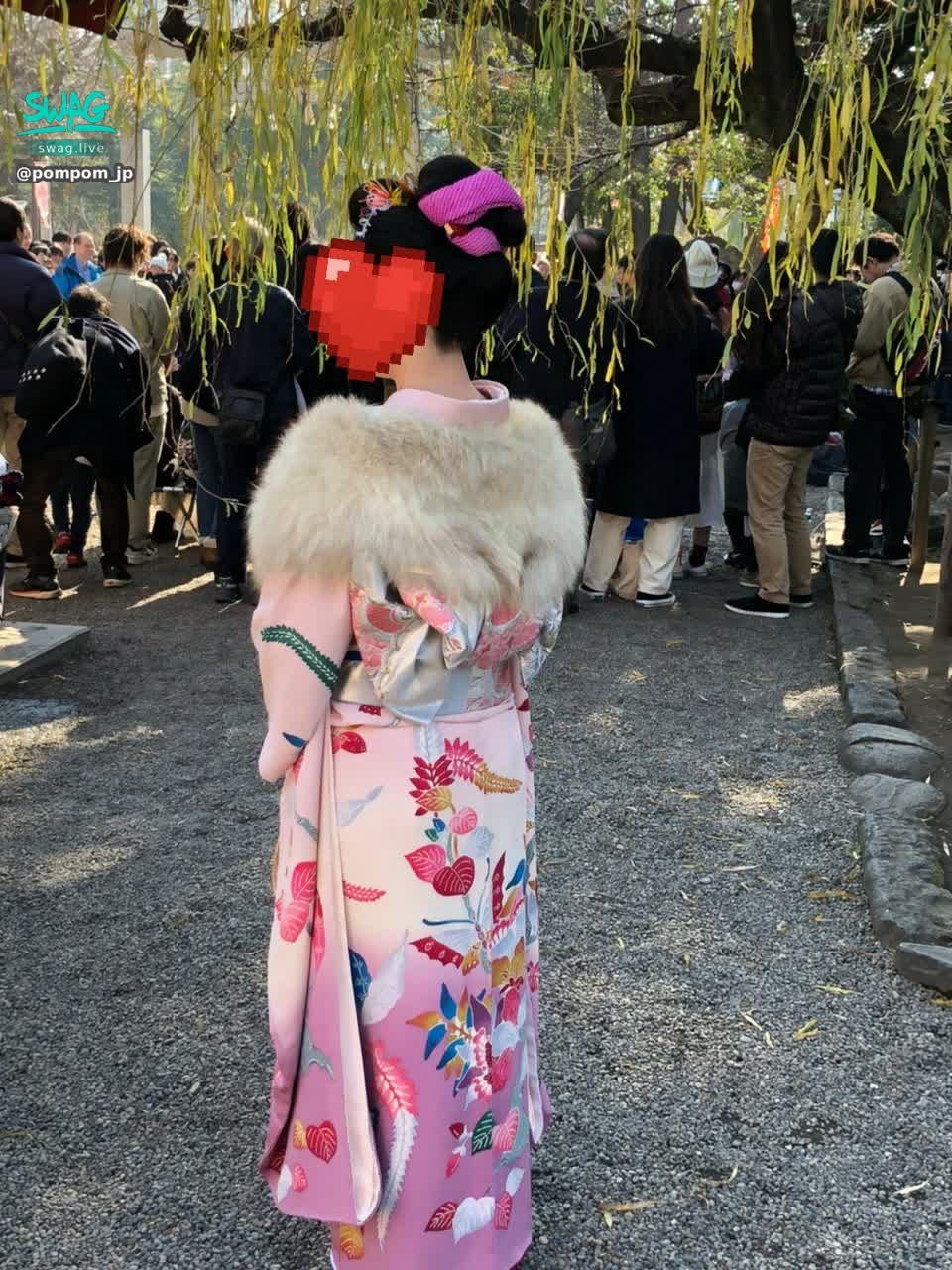 pompom_jp : 成人式の時の一枚💗🫰
日本髪は自分の髪の毛で結ってもらったよ

Babe