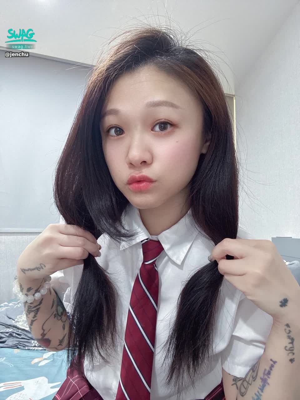 jenchu : 8/6 (Wednesday) 21:30 Innocent Student Girl
Tickets open for performances with 100 or more people 😈

#主題直播 #清純學生妹
