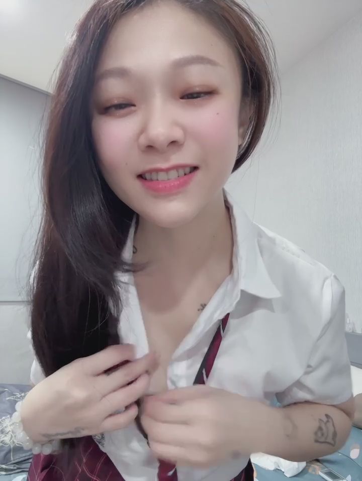 jenchu : 超低鑽🎀制服貝貝上線了
想知道我下課後多壞嗎?🥰
解鎖後私訊我😈
告訴我該怎樣取悅你...🔞
#制服 #露點 #露臉 #大奶🔥 #奶 #sexy #性感 #騷 #奶頭
