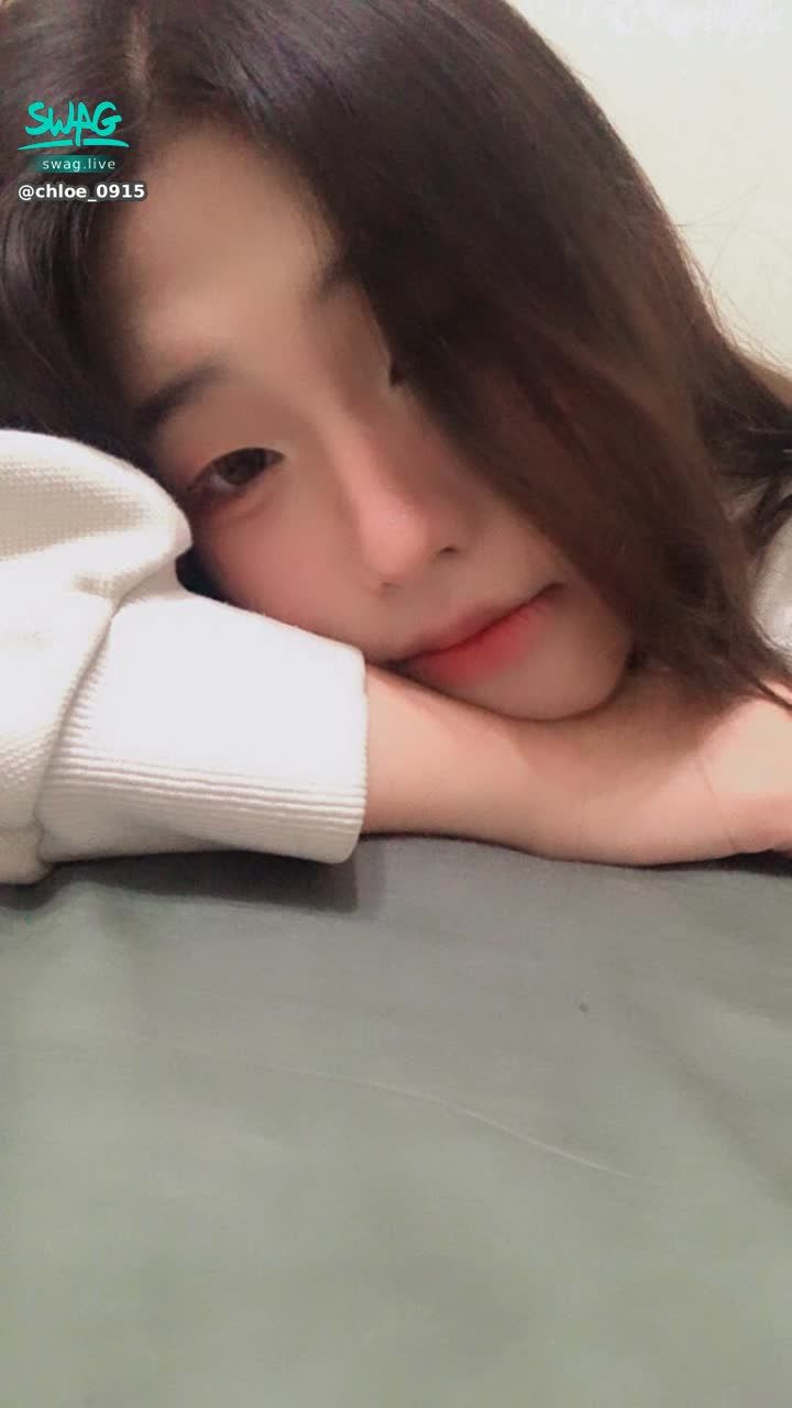  : I don't want to go out, but if you call me... I will get up 🥺 Take me out to eat together 🥰 #可愛 #甜美 #露臉 #蘿莉控 #性感 #素人 #約會