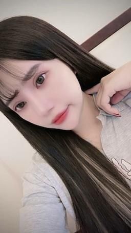 codyyuyan : Do you love oral sex? To be honest, there is candy to eat 🫶