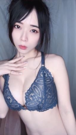  : Unraveled 😈 What's next?

⚠️ A love spray gift 🎁 Get the latest private collection of movies

A kiss gift can be exchanged for 3 private collection movies
Private message 2 times "climax juice" to get 6 minutes of gun machine big squirt
Send 2 private messages "520 buds" and receive 5 minutes and 20 seconds of full-on dirty talk
One person can only receive it once

@royababy 👈 Press Track
Screenshot the tracking screen and send a private message "I want to chase you" ❤️
Get my girlfriend's private collection ‼️

#露臉 #大奶