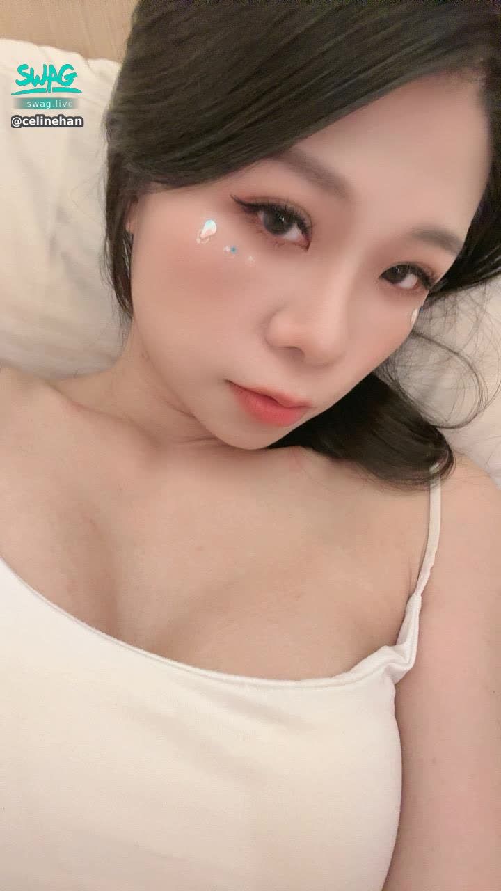 celinehan : I'm almost asleep but I still want to remind everyone that there's still one more day tomorrow at TRE booth D74 to interact with the babies & there will be a girl-girl live show in the evening. 🩵
Adult exhibition drifting photos to see IG 🥰