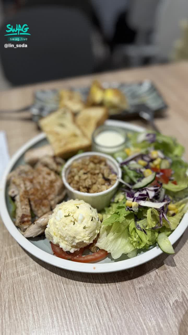 lin_soda : 8/10（日）21:00 吃播🍻夜

滿50萬  色色誘惑😈

#主題直播