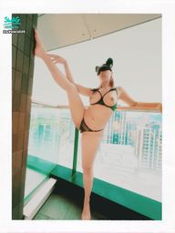 wifelara520 : 等主人回家的色小貓咪
#sexy
#性感
#露點
#肉臀
#美尻
#美乳
#戶外
#陽台
#一字馬
#水滴奶
#翹屁股
#歐美臀
#肉肉身材
#情趣內衣
#歐美身材