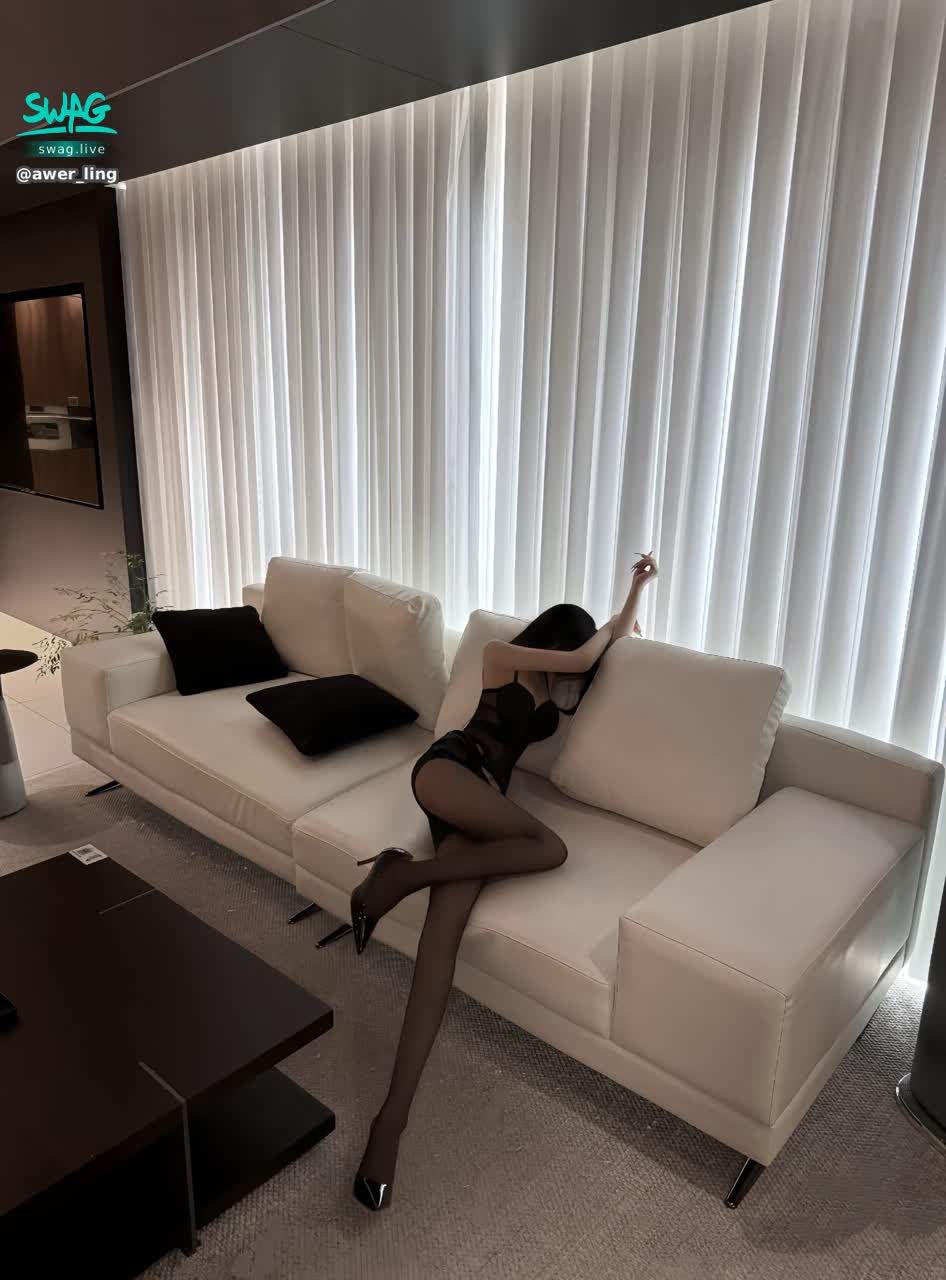 awer_ling : Babe Tonight 10 o'clock
See you there 🥰