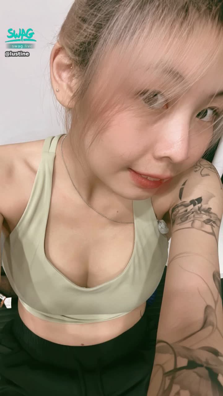  : 8/13 10:30pm on time ❗
Still full of blood today 🔥

#sexy #性感 #甜美 #可愛 #露臉 #奶 #大奶 #刺青 #生活 #白白嫩嫩