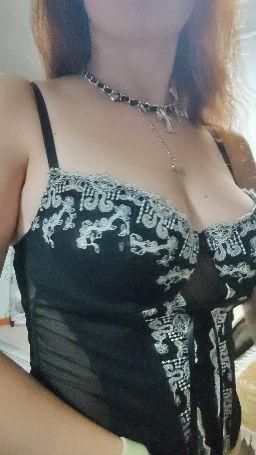 julielove : this is a sexy lace, take it off quickly