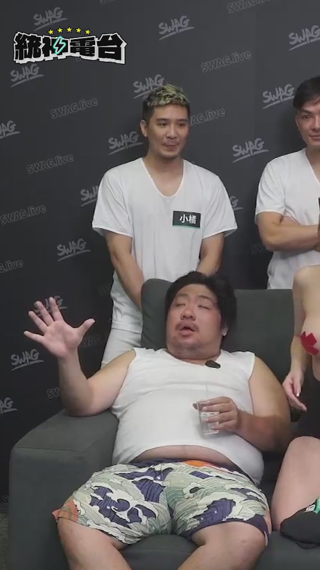 asiagodtone : 【統神直播 ep.4 精彩花絮】
嚴厲斥責!!!!!
by 幸福快樂的豬豬寶貝😍