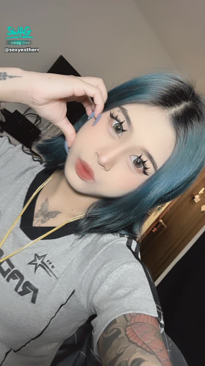 sexyestherr : 裝一下可愛🫶🏻