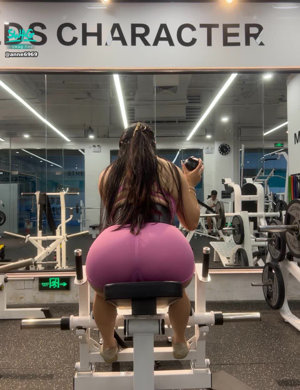  : 