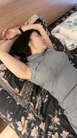 mayermilf123 : 偷拍妈妈睡觉💤好刺激