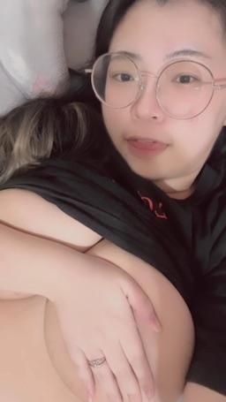 jcupfufu : 好久不見😆💕給Babe抗抗露臉素顏馥💗💗💗