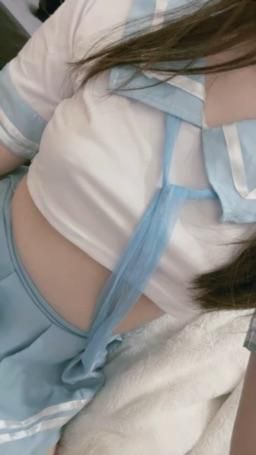 love.dodo_ : 水手服❣️閨蜜在旁邊換裝❣️

@lovewowo5255