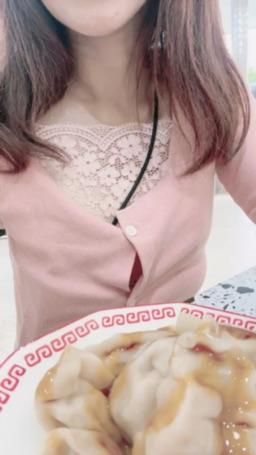 lovemeredith : 好難吃的水餃，沒有提供辣椒，是誰評論說好吃，害我踩雷