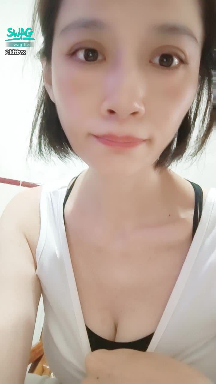 kittyx : 天氣好熱Babe