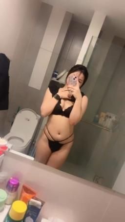 miiniie : What kind of women do you like?
