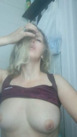 pinkpather : play nipples