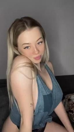 ladyfromdream : Shaking my chest