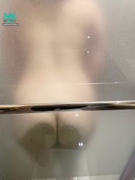 benamsexy : 你想和我一起洗澡吗?给我发短信,免费视频💦💋
