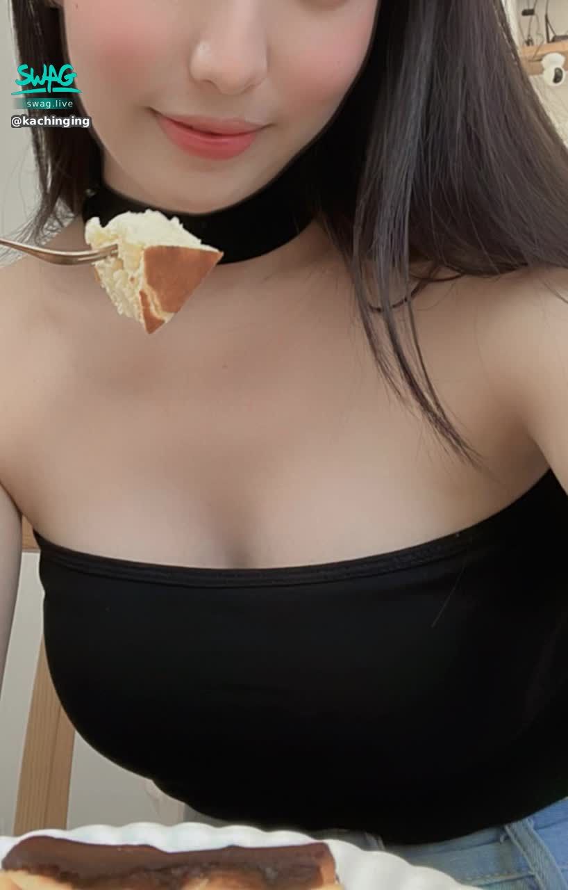 kachinging : 大家也喜歡吃乳酪蛋糕嗎🧀還是想吃….甜甜的我😛