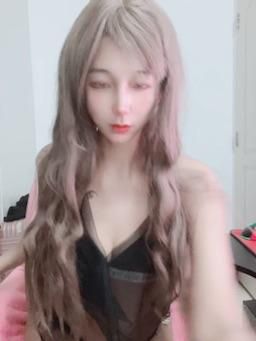 youyouzin : Do you like my figure?