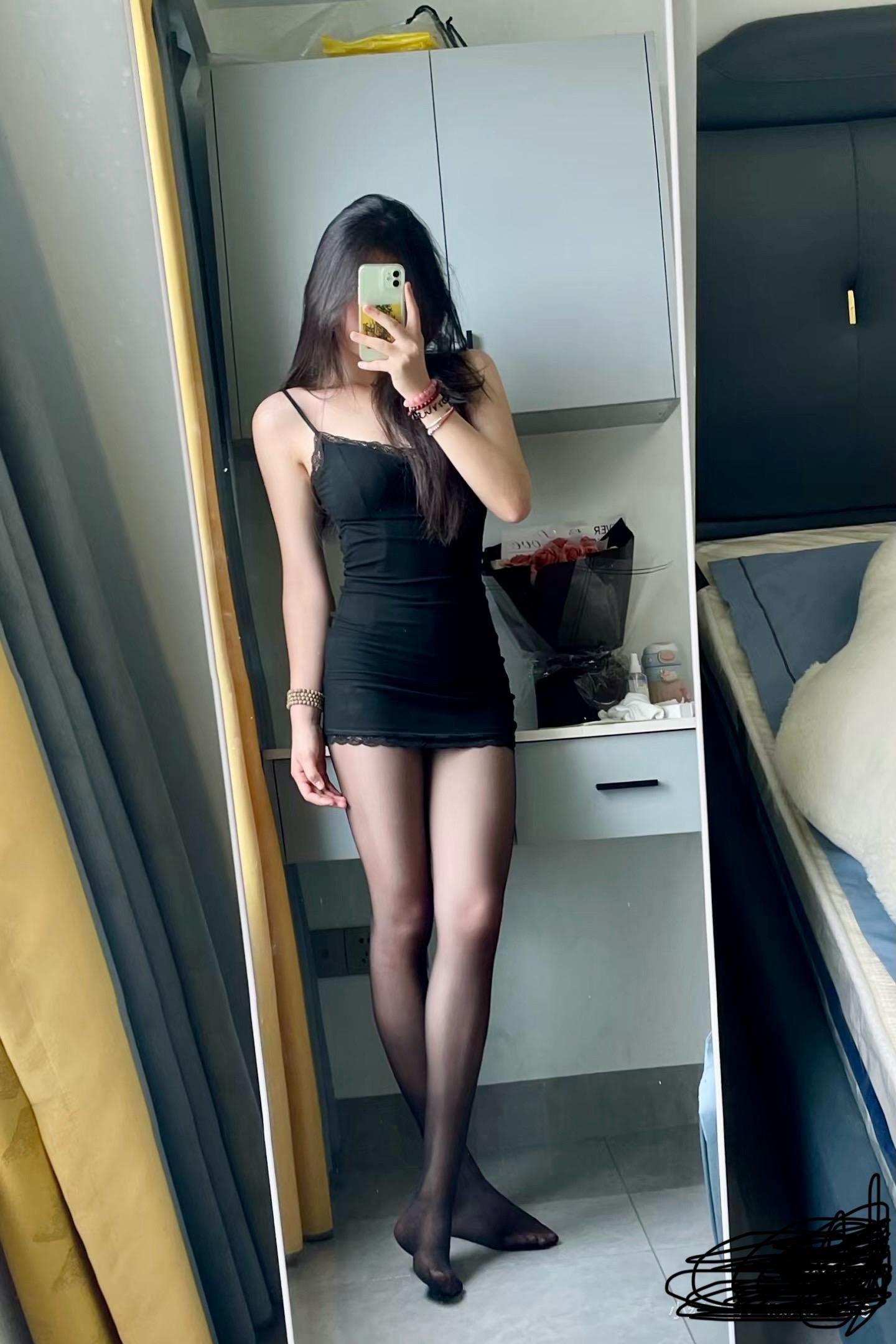 lulu552200lulu : 什么黑丝白丝，不如我们口水连丝。BabeBabe
