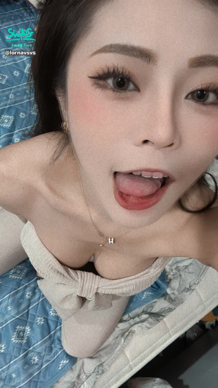 lornavsvs : Babe想我？趕快私訊洛洛呀！
