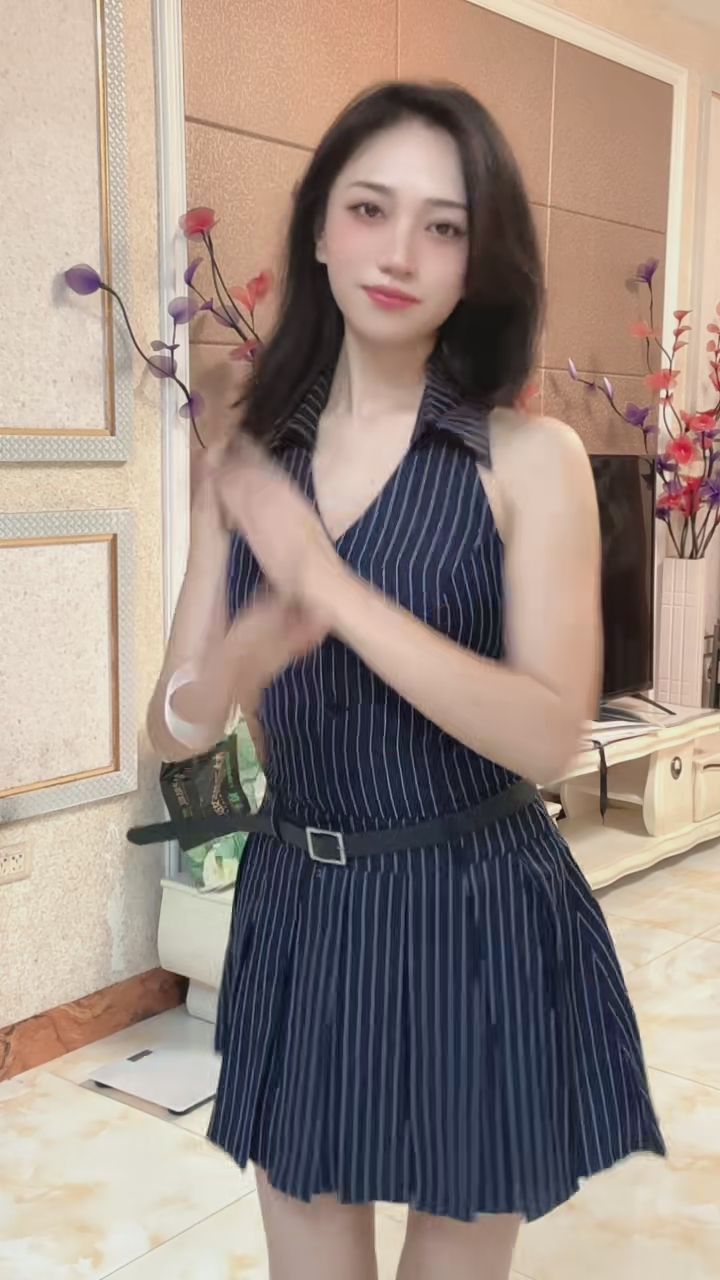 losgo : 居家皮一下 兰兰好久没播了 哥哥们想兰兰吗