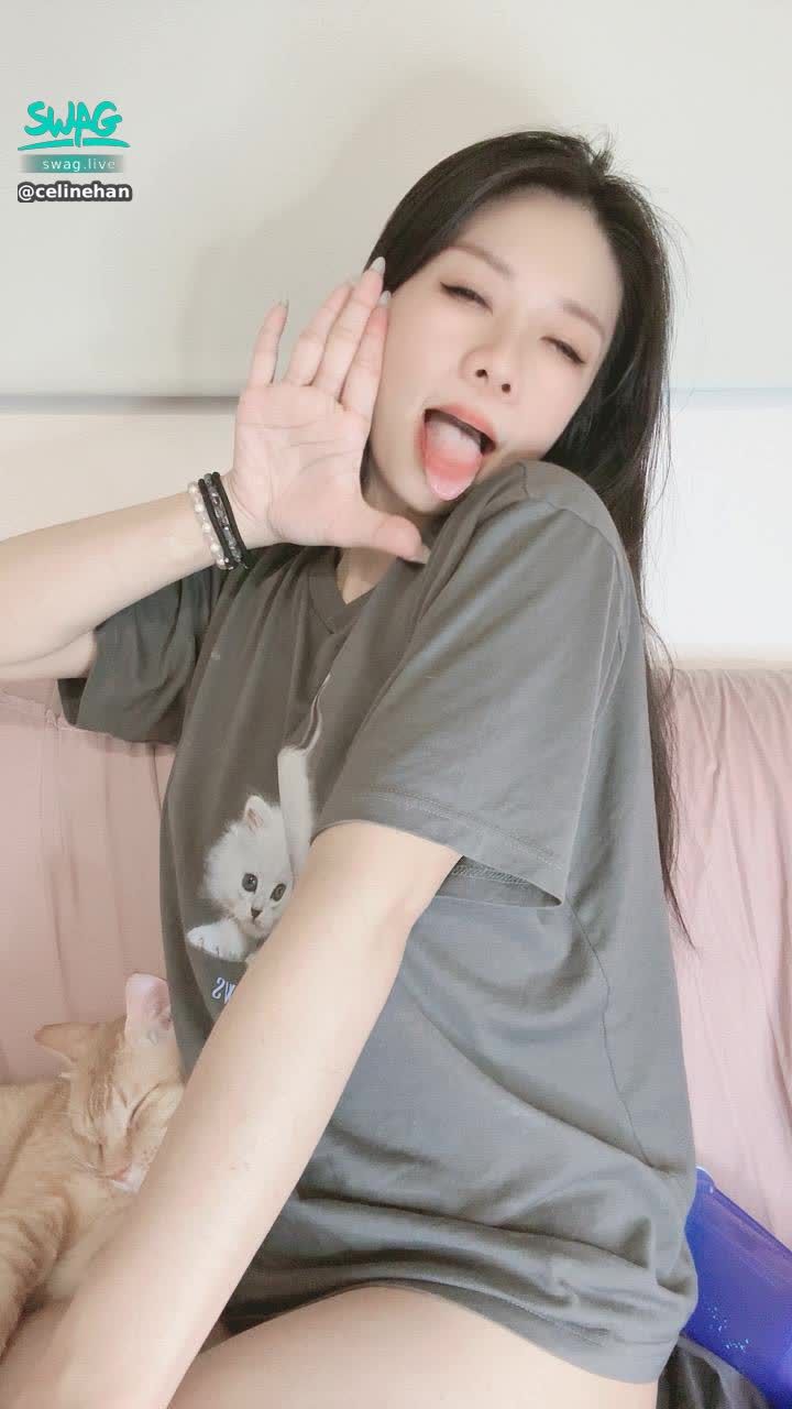 celinehan : 💛如倪妮獲得馬爾地夫資格，本月榜1到10皆有好禮-看限動置頂💛 直播間、聊天室皆可刷～
💕 1個夏日比基尼純約會（2個升級一日女友）吃飯逛街看電影
💕3顆沙灘球直播轉盤抽約會 或聊天室換片😍