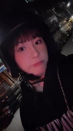 sharontana : 記錄一下以前的小黑（安全帽）😍