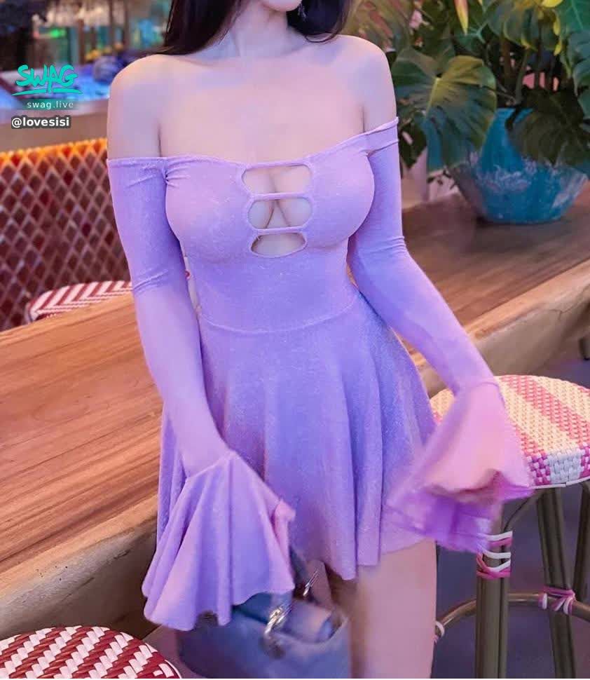 lovesisi : 😈你在看哪裡？Babe
🔥自拍流出🎬肥佬啪啪網紅主播🔥無套內

跟肥佬土豪一對一床戰教學片 照著土豪要求穿著女警裝被馴服 配合各種姿勢花招百出 長腿辣模細高跟👠身體被抽插到瘋狂抽搐 無套內射💦精液從小穴流出
‼️傳送門‼️👇👇👇

https://swag.live/post/5dd6212fb1019a1ccfa27d36
