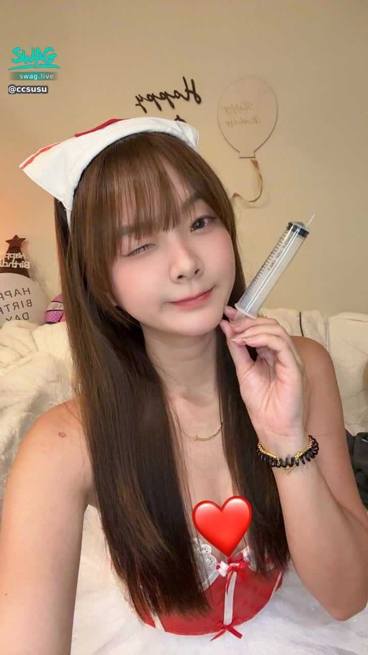 ccsusu : 23：00 小護士酥酥準時開診✨

馬爾地夫比賽持續進行中～
走過路過都可以送我一顆沙灘球支持酥酥♥️
酥酥會敲擊開心🥳