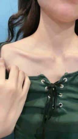lizbaby : 性感的鎖骨
#鎖骨