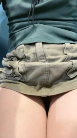 lizbaby : 偷偷露毛毛
#陰毛 #毛毛
