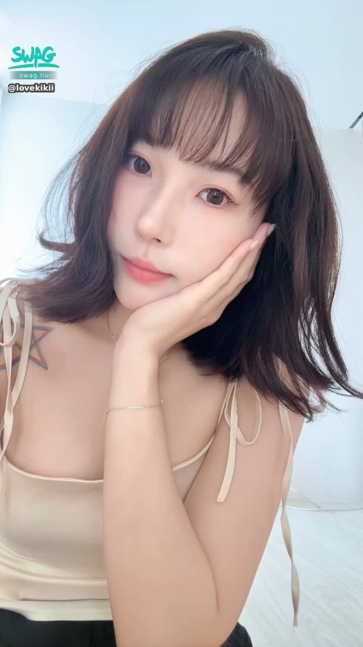 lovekikii : 一個墨鏡換9分長片，超級色的77學姊 誠意十足的無碼露臉抽插同框  看我怎麼用小穴榨乾你的肉棒💓