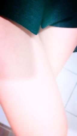 elsababy : OL上班示範在位置上偷偷脫內褲😝😈