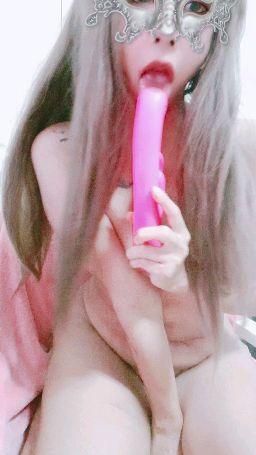youyouzin : Masturbate naked