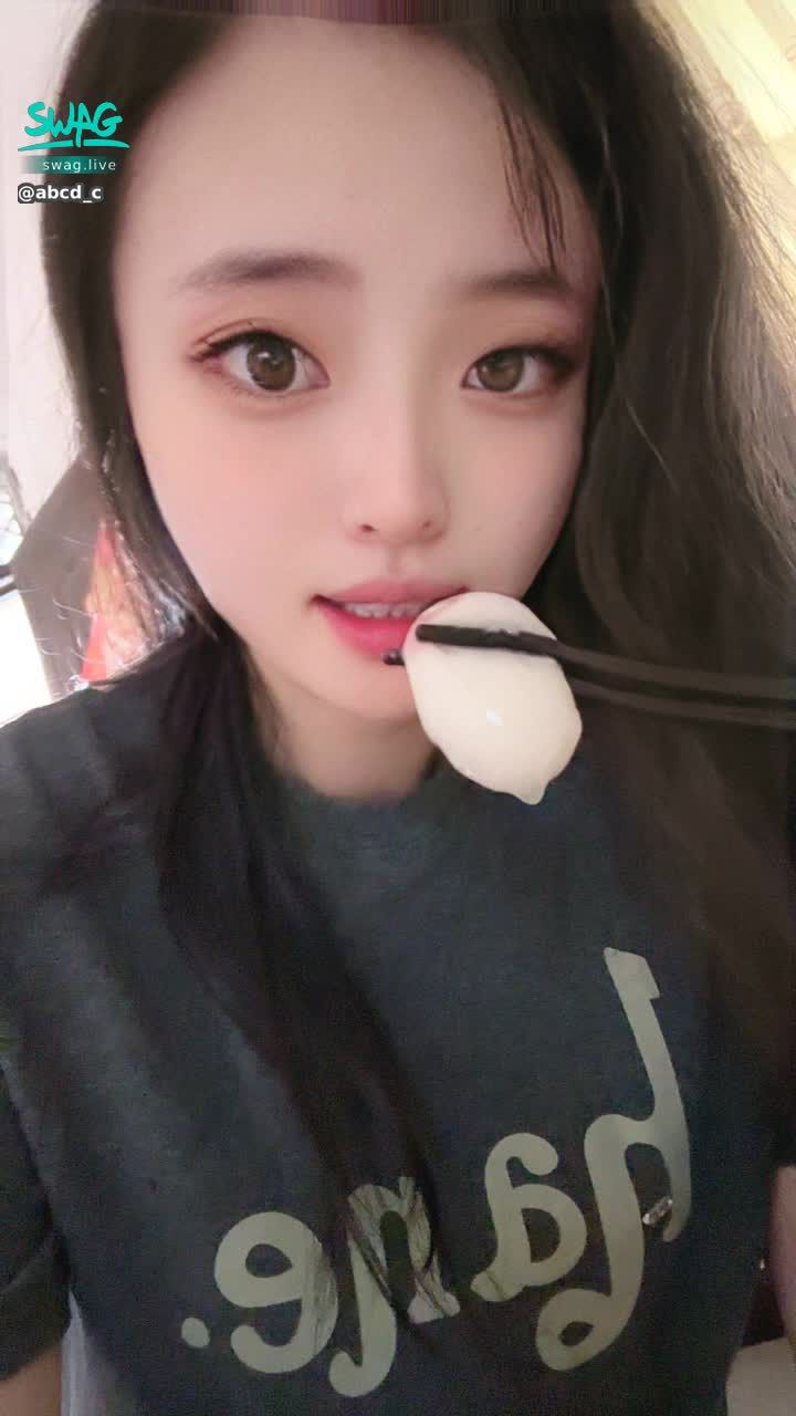 abcd_c : 我今天有很甜哦.想知道为什么吗？因为我早上吃了甜甜的汤圆🤭🤭