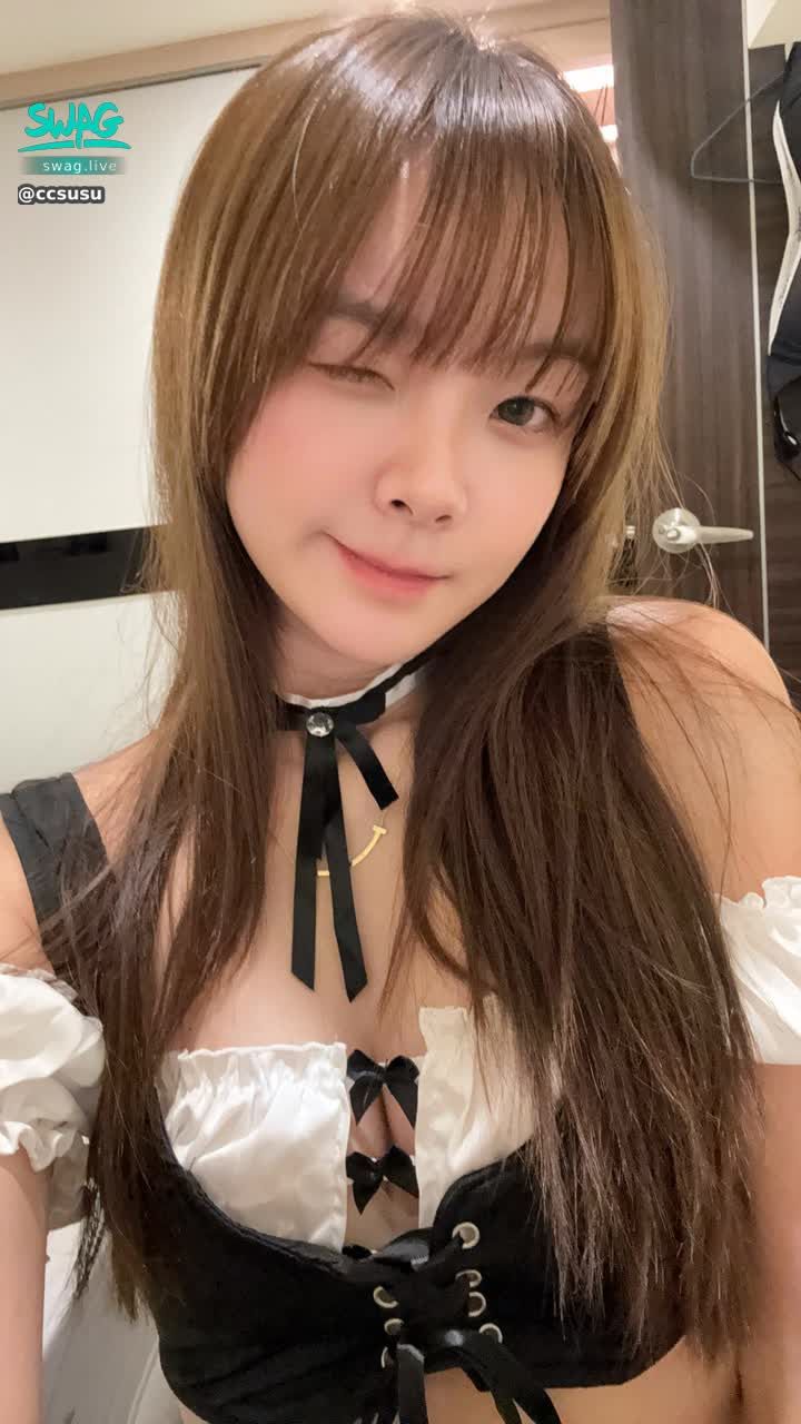ccsusu : 23：30 女僕？酥管家？準時上播😆

馬爾地夫比賽持續進行中～
走過路過都可以送我一顆沙灘球支持酥酥♥️
酥酥會敲擊開心🥳