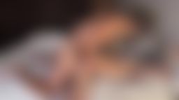 miumiulin : 被壓在床上，正面操到高潮噴水停不下來🥵💦