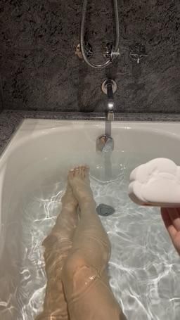 anitabebe : 🛀