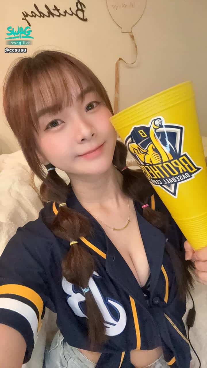 ccsusu : 22:00 準時上播💕💕💕

比賽最後一天了🫶🏻丟丟夏日比基尼禮物給酥酥滿滿鼓勵🥰