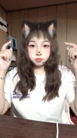 mumuuu_ : 不夠好也無所謂
因為我知道…你已經被我勾住了༘⋆