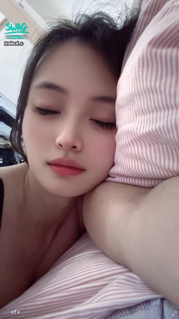 abcd_c : 要说什么呢🦵🦵🦵🦵抖…..只想睡觉了！还想求抱抱🤗、抱抱、抱抱……