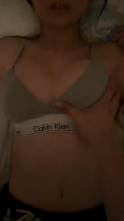 ngyennes33641 : 乳头好敏感~